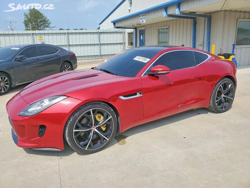 Jaguar F-Type, Auto na cestě